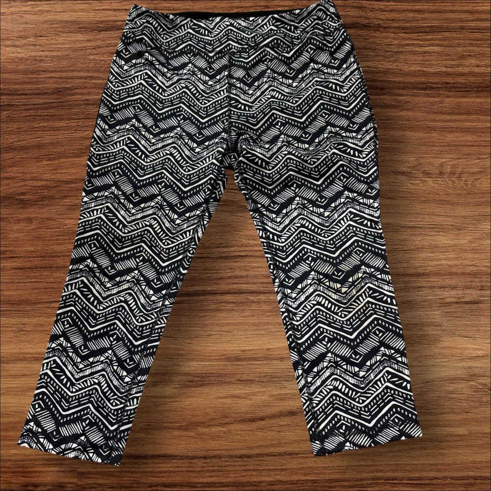 Vogo Athletica Leggings Women XL Black White Aztec (714)